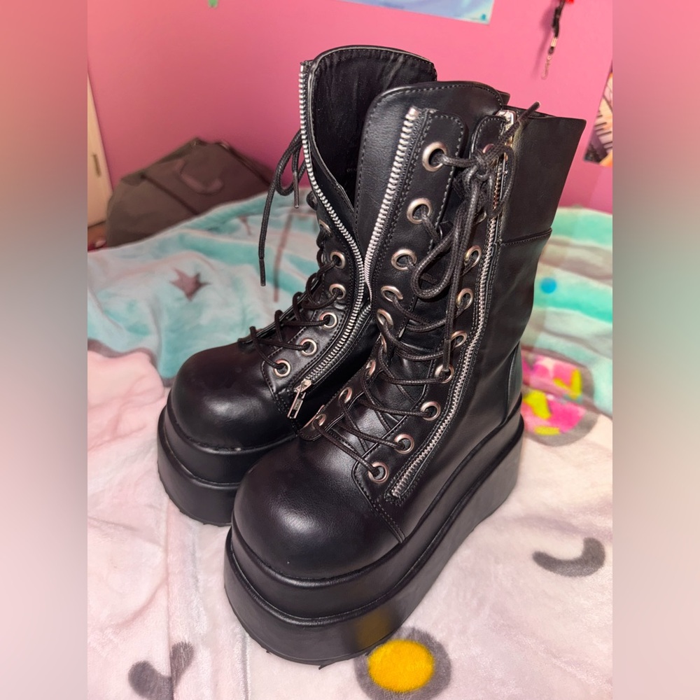Demonia Bear-265 Black Platform Boots (Size 6)